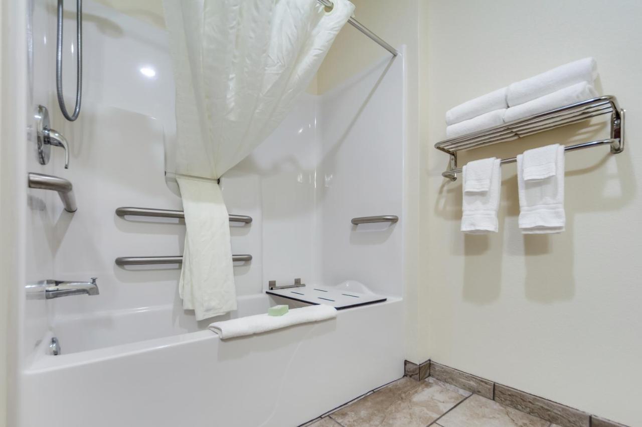 Cobblestone Inn & Suites-Fremont Luaran gambar