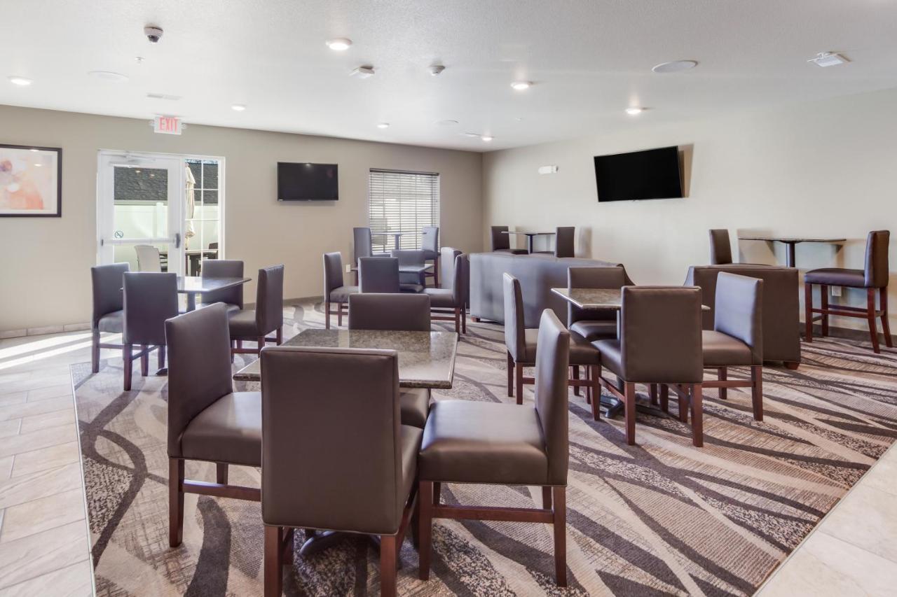 Cobblestone Inn & Suites-Fremont Luaran gambar