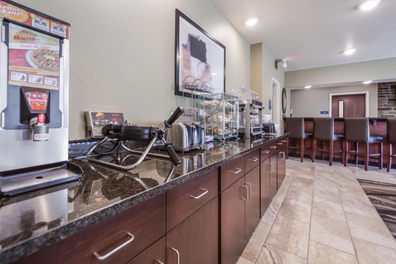 Cobblestone Inn & Suites-Fremont Luaran gambar