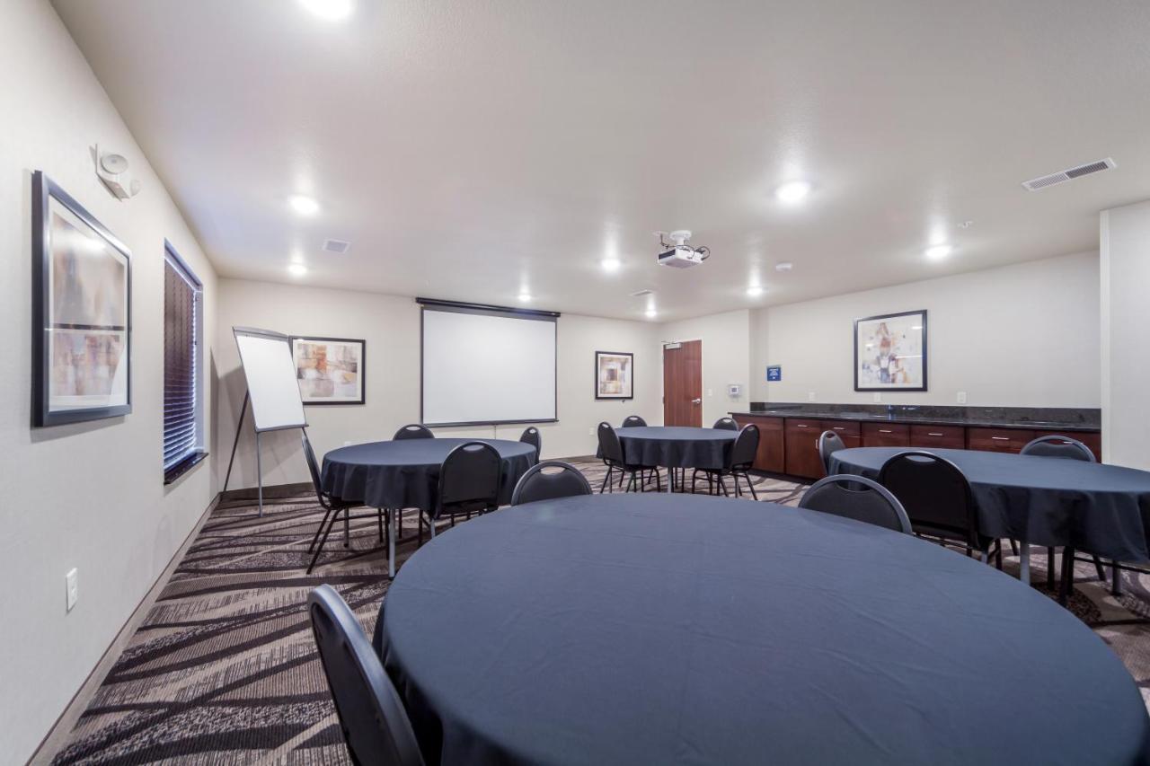 Cobblestone Inn & Suites-Fremont Luaran gambar