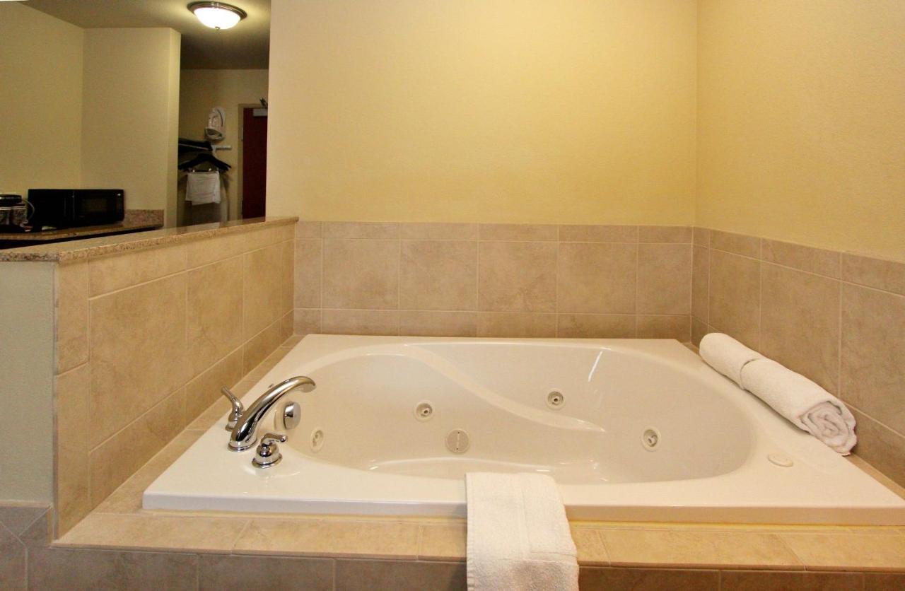 Cobblestone Inn & Suites-Fremont Luaran gambar